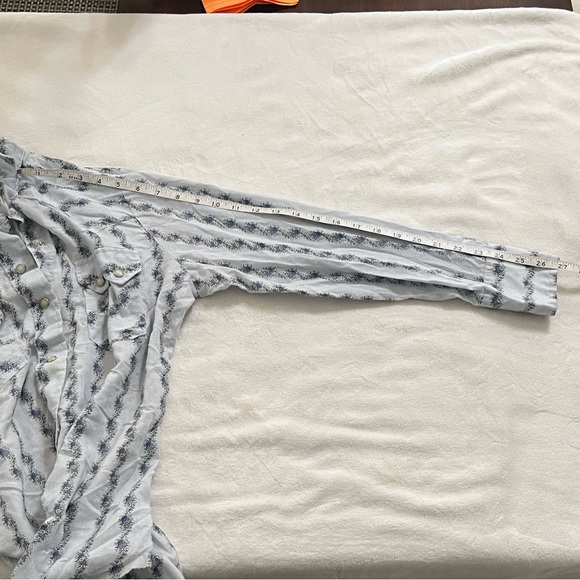 DC vintage women’s Blue Floral Shirt - Picture 10 of 10